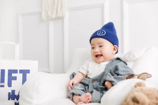 湖南五个月宝宝拇指内扣